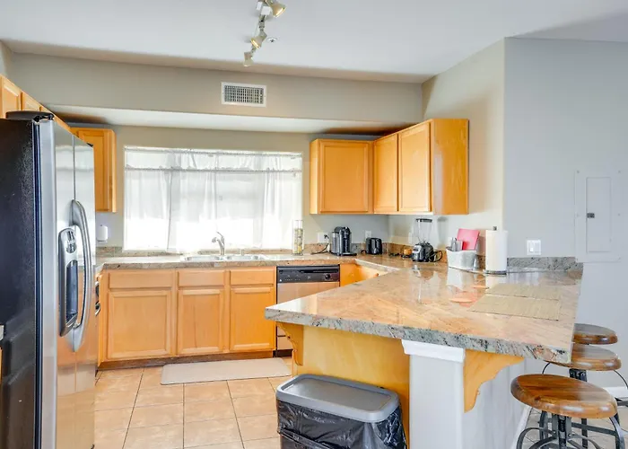 Holiday home 1 Mi To Park: Well-equipped Condo!