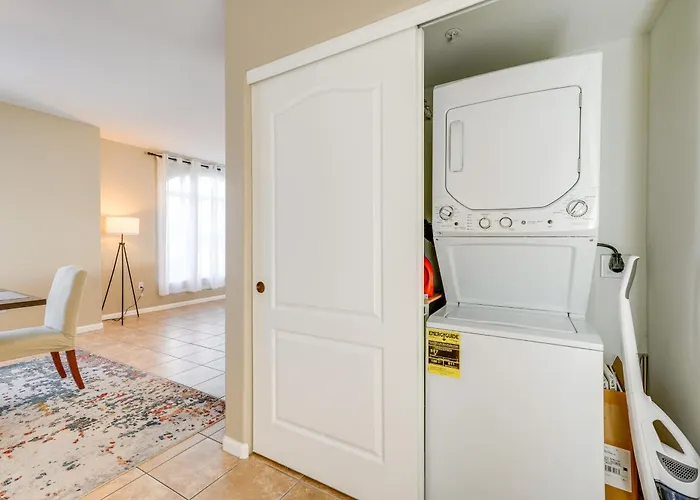 Holiday home 1 Mi To Park: Well-equipped Condo! *