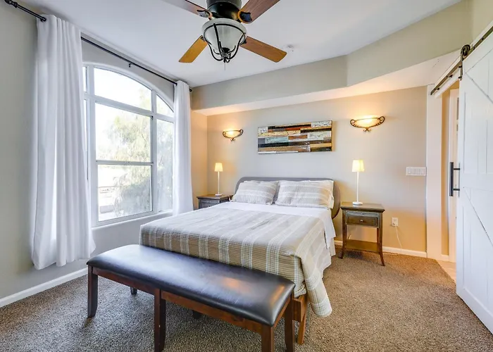 1 Mi To Park: Well-equipped Condo! Holiday home